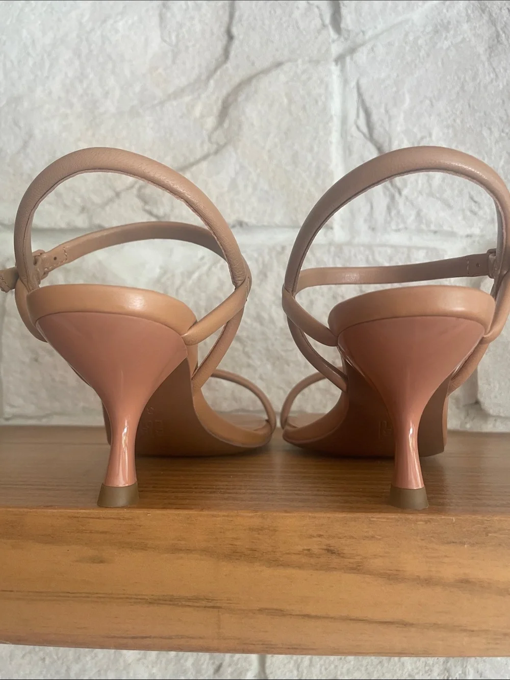 NWT -Bibi Lou camel Simple Strappy Kitten Heels EU36